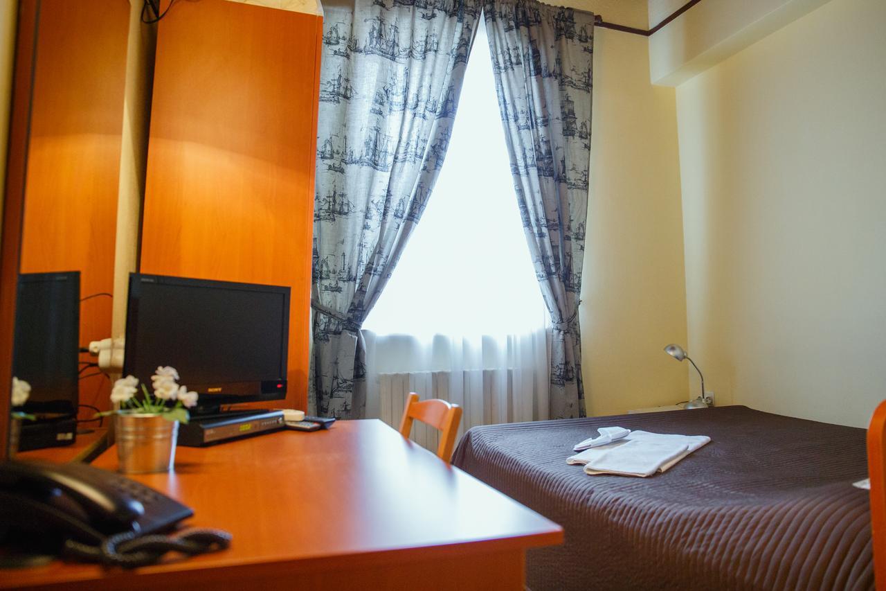 Mini Hotel Venezia Atyraū Zewnętrze zdjęcie