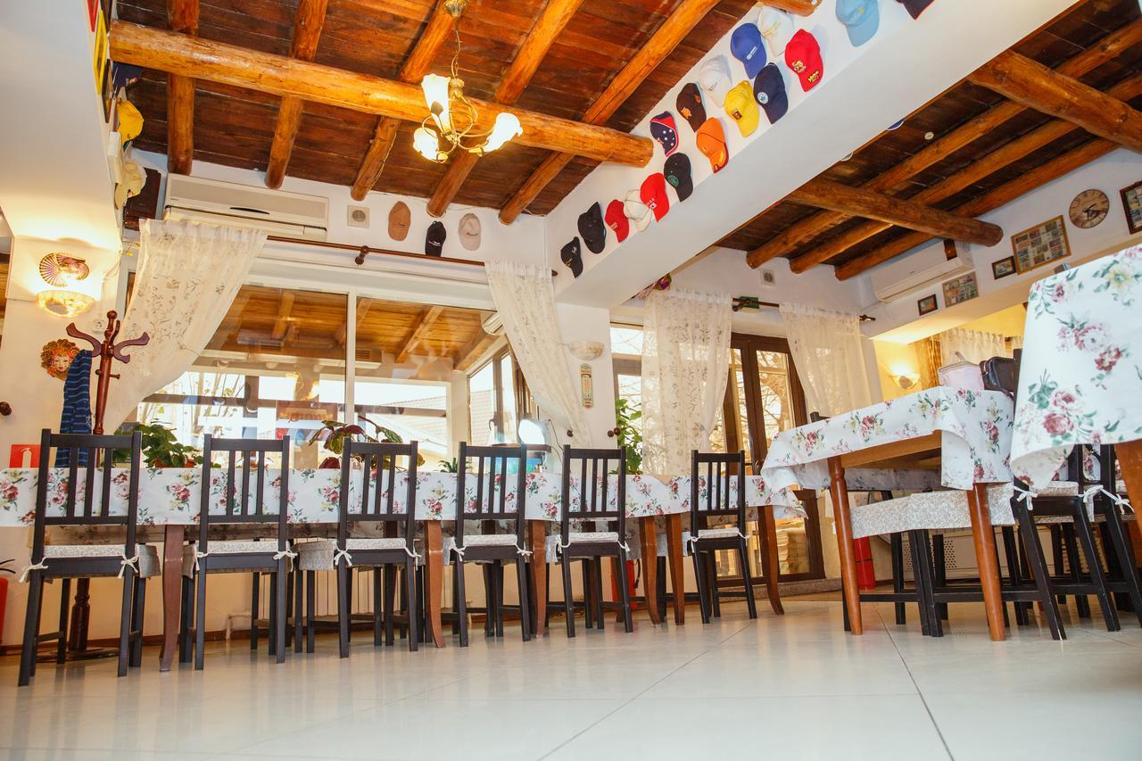 Mini Hotel Venezia Atyraū Zewnętrze zdjęcie