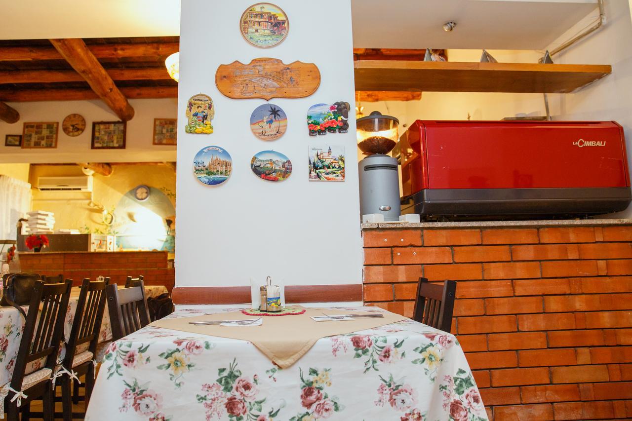 Mini Hotel Venezia Atyraū Zewnętrze zdjęcie