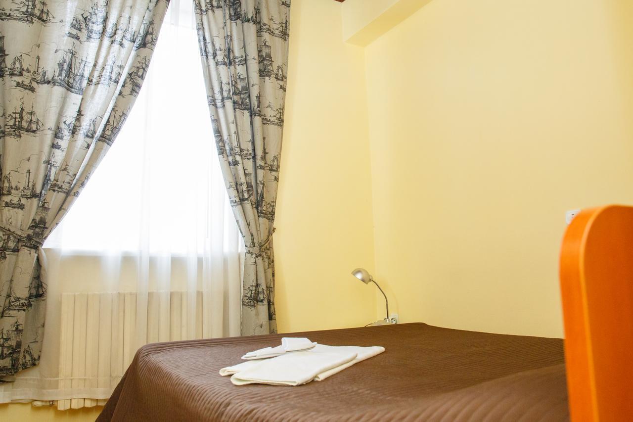 Mini Hotel Venezia Atyraū Zewnętrze zdjęcie