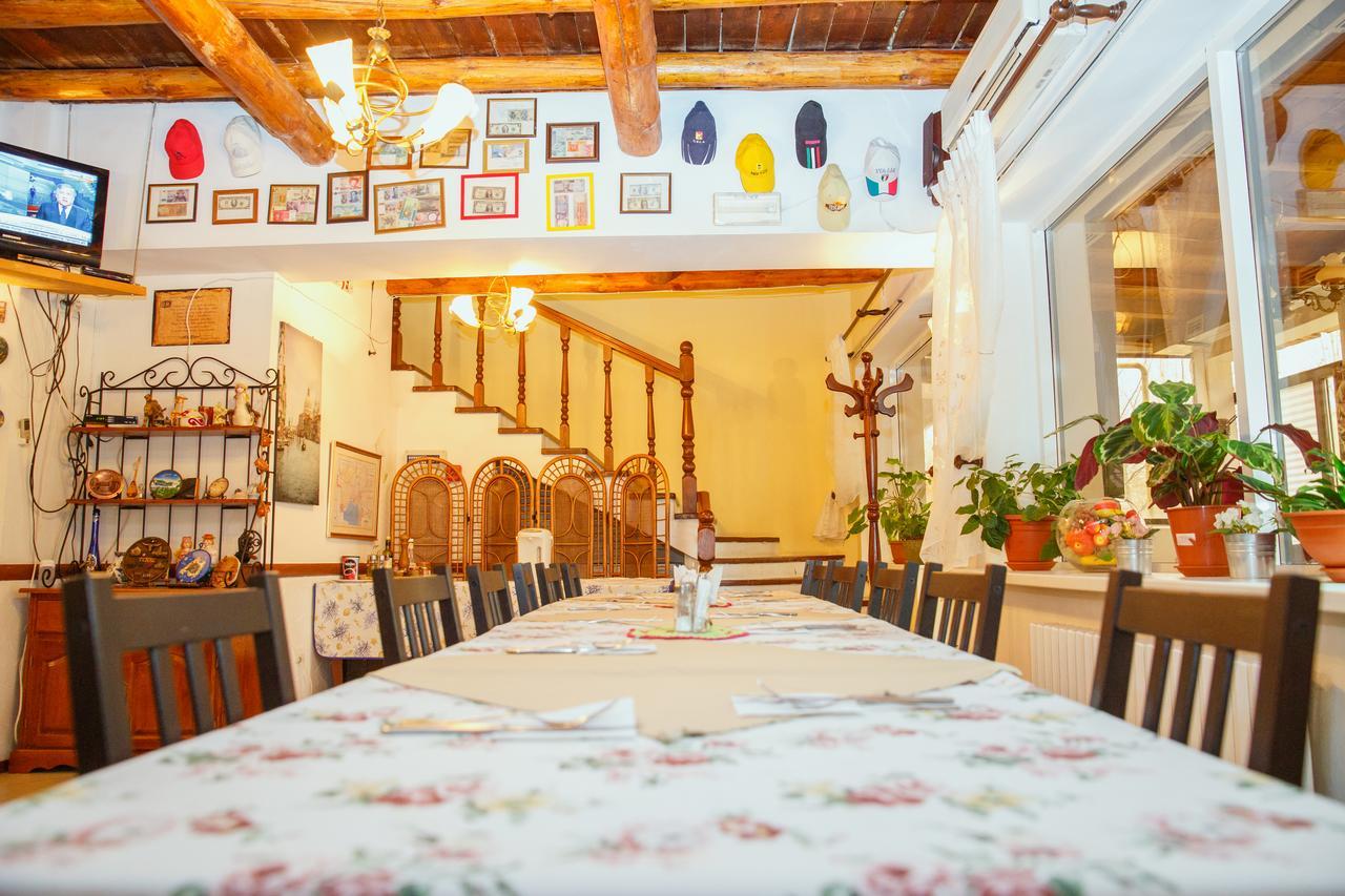 Mini Hotel Venezia Atyraū Zewnętrze zdjęcie
