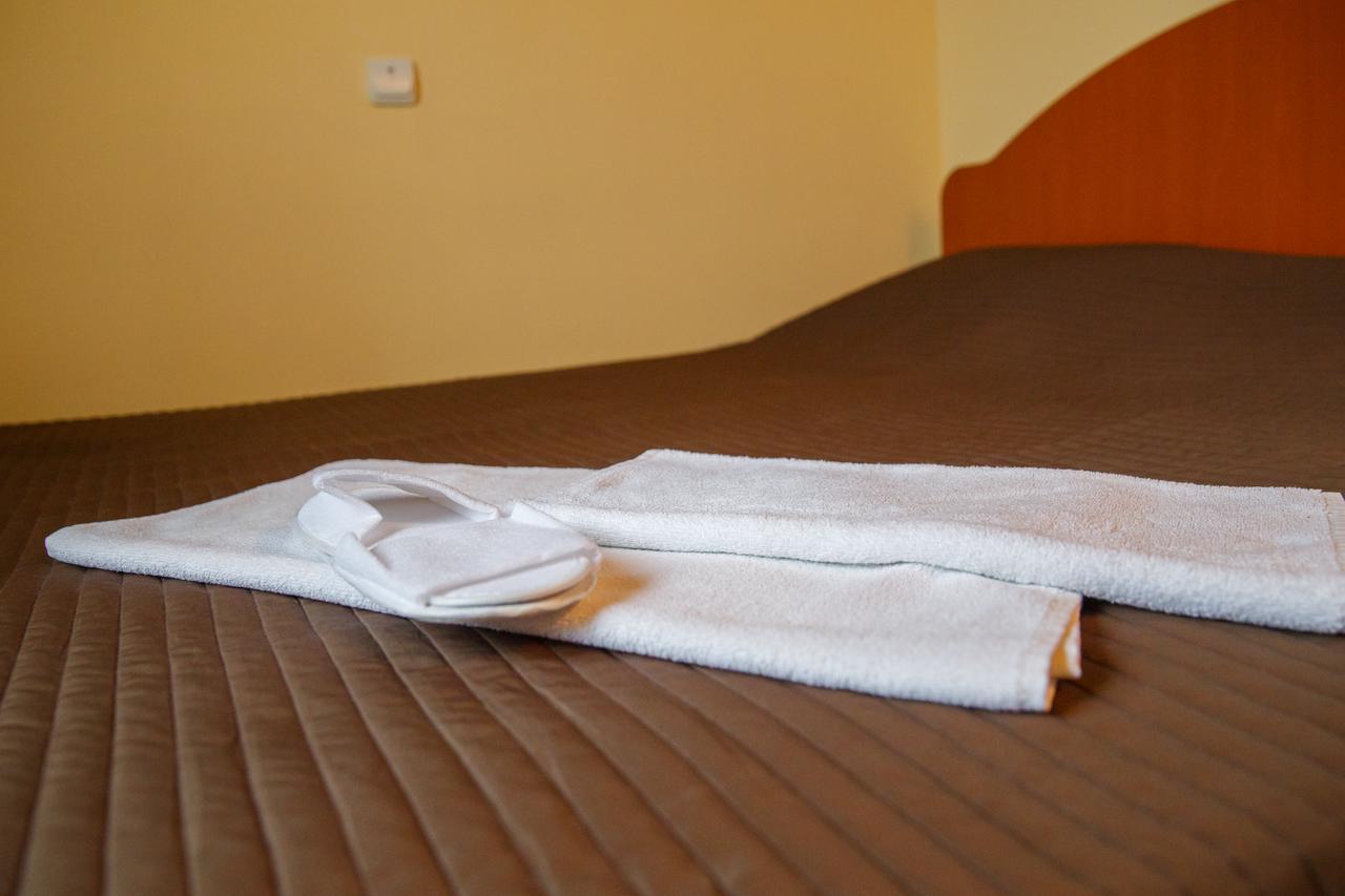 Mini Hotel Venezia Atyraū Zewnętrze zdjęcie